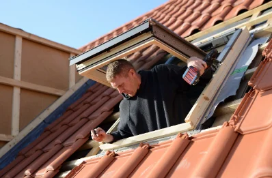 Pose de fenêtres de toit Velux à Messé